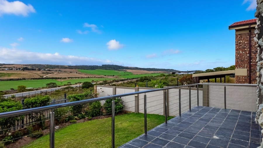 3 Bedroom Property for Sale in Reebok Western Cape